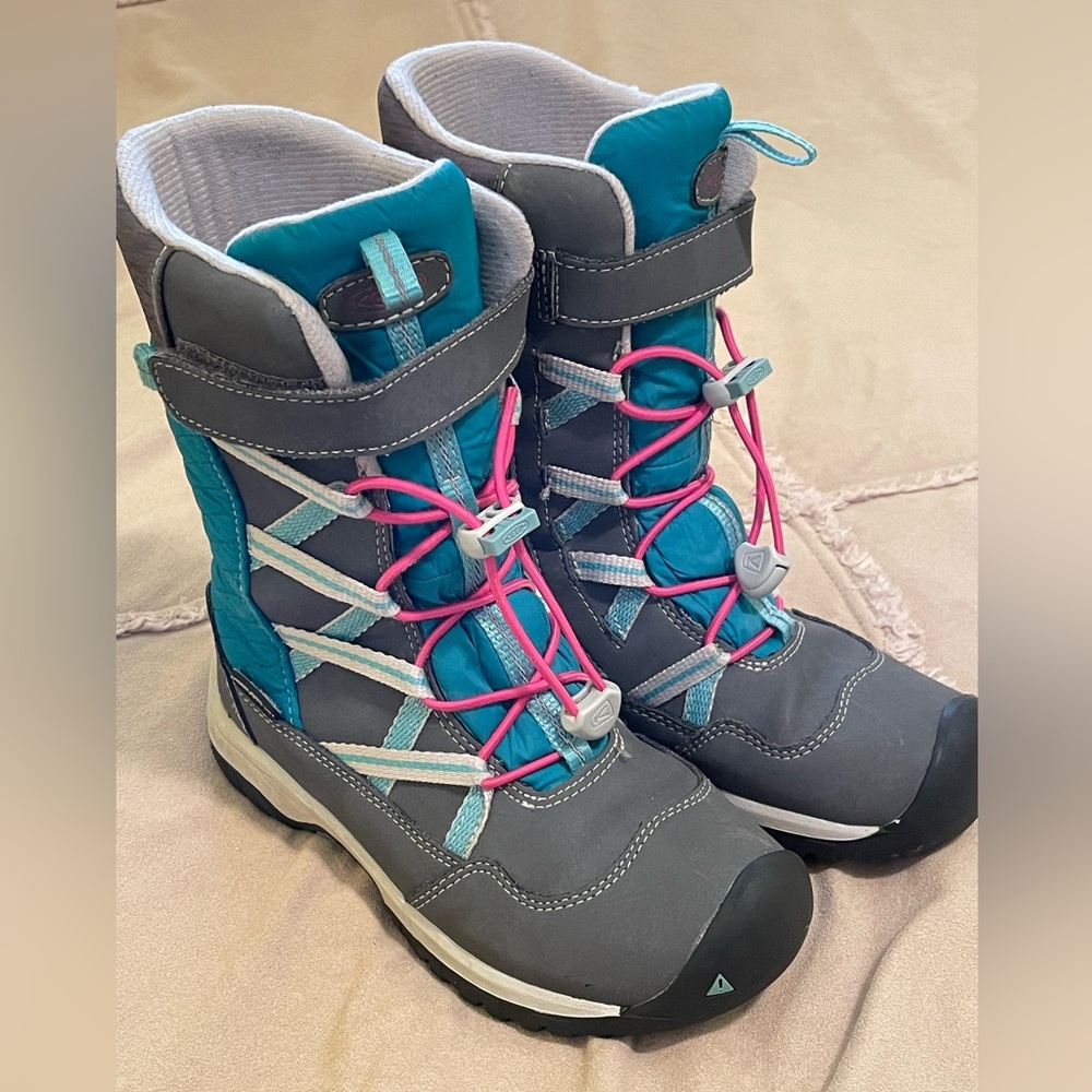 Keen snow boots